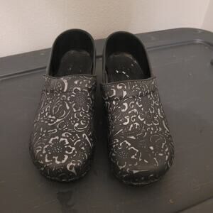 Sanita Original Danish CLogs Signature Patent Leather Womens 42/ US 10.5 Emboss